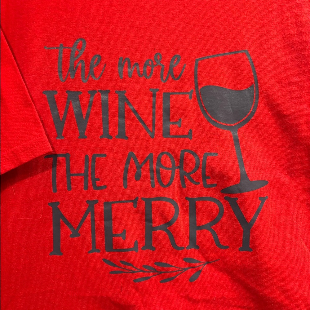 Gildan Funny Christmas Red Graphic The More Wine the More Merry T-shirt Party